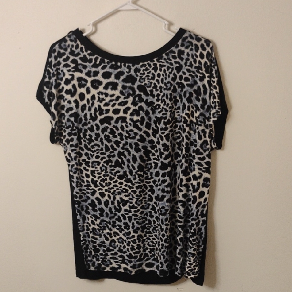 Ellen Tracy Black & Blue Leopard Print Short Sleeve Tee Woman's Large